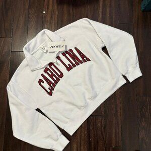 ZOOZATZ NCAA Collegiate Carolina 1/4 Zip Cropped Sweatshirt White SZ L